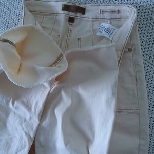 Judy Blue Cream Capri Jeans Fray Hem